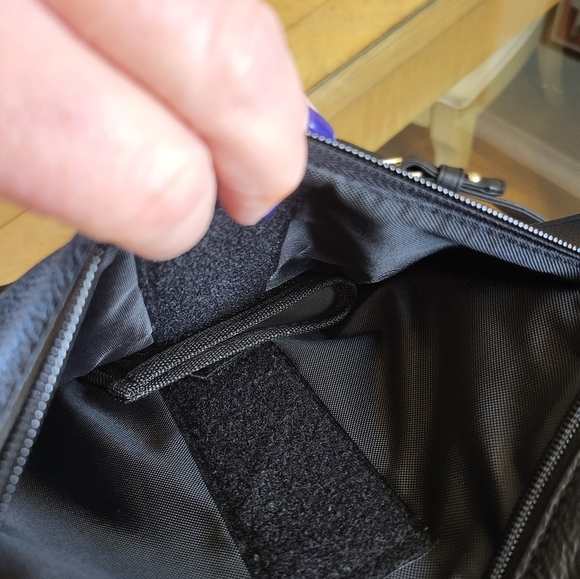 Roma Leather Concealment Purse - Picture 9 of 16